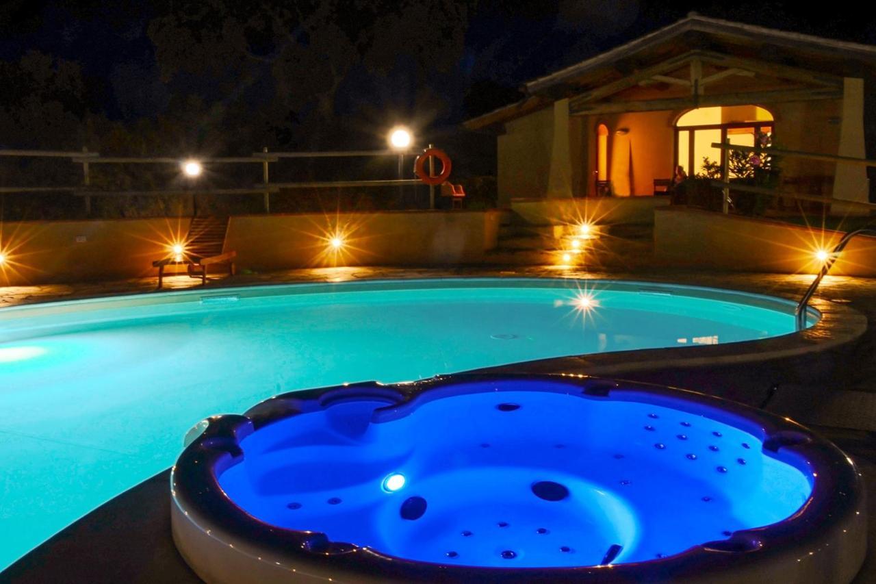 Agriturismo La Luciana Кастільйоне-делла-Пеская Екстер'єр фото