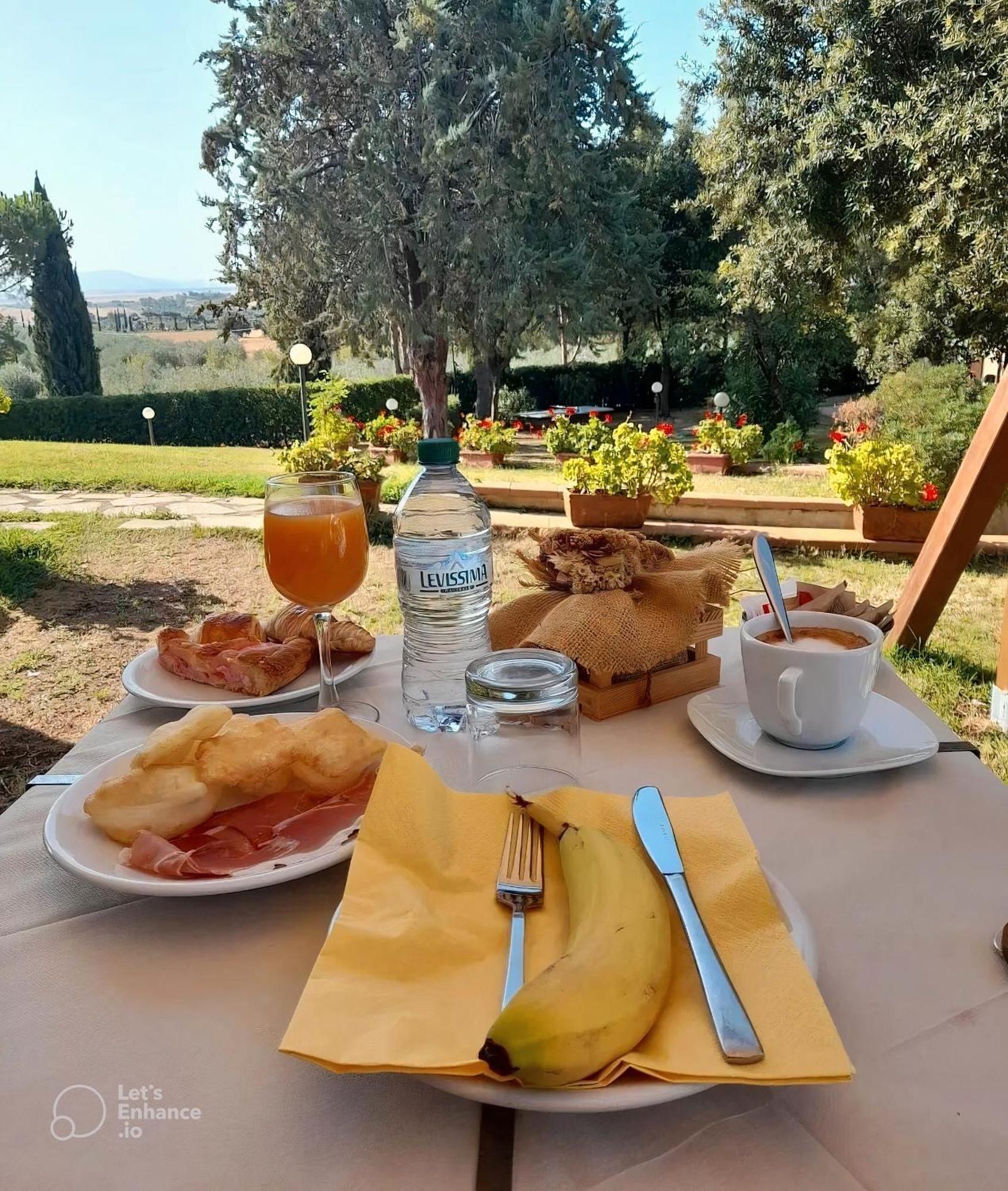 Agriturismo La Luciana Кастільйоне-делла-Пеская Екстер'єр фото