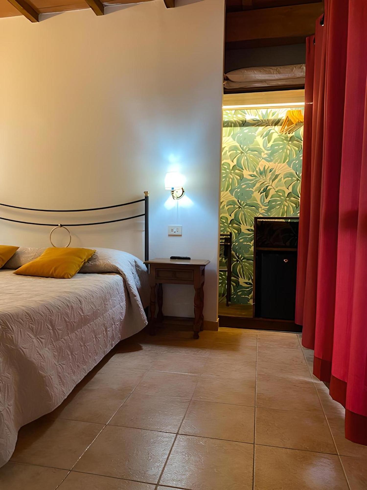 Agriturismo La Luciana Кастільйоне-делла-Пеская Екстер'єр фото